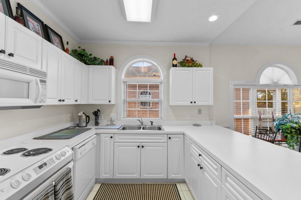 4191 Hibiscus Dr. Photo 9