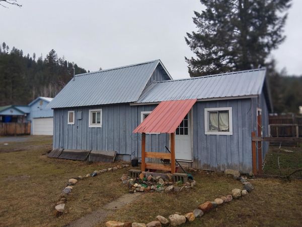 804 Houghton St, Ione, WA 99139