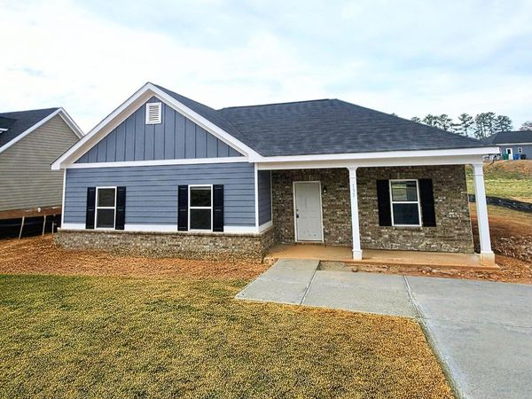 133 Charlotte Drive, Statham, GA 30666