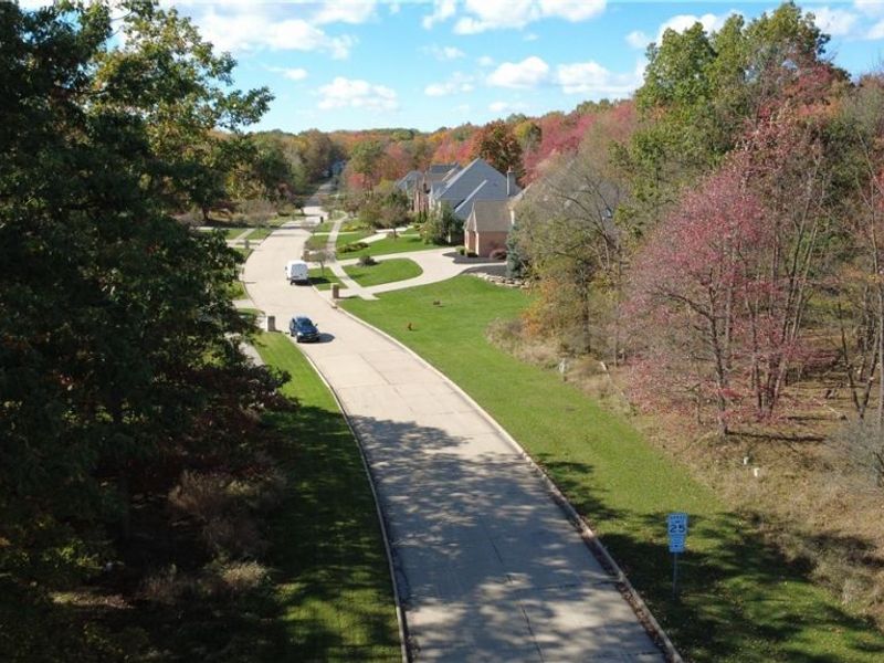 Village Drive, Broadview Heights, OH 44147 Photo 5