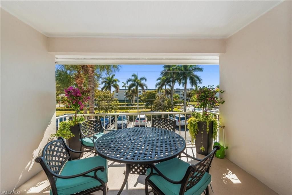 582 Broad Ave S, Unit 582, Naples, FL 34102 Photo