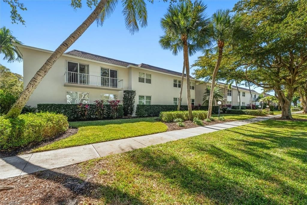 582 Broad Ave S, Unit 582, Naples, FL 34102 Photo