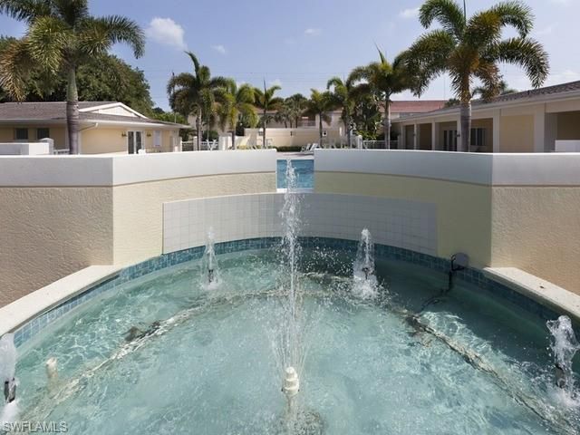 582 Broad Ave S, Unit 582, Naples, FL 34102 Photo