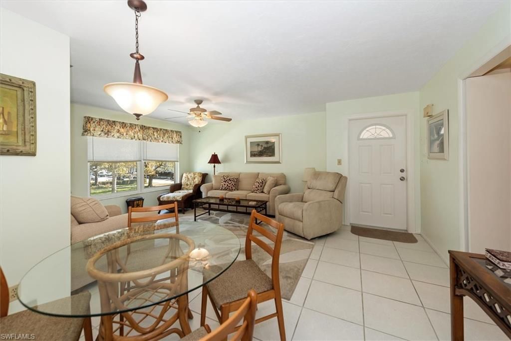 582 Broad Ave S, Unit 582, Naples, FL 34102 Photo