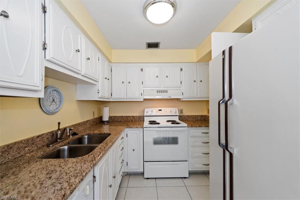 582 Broad Ave S, Unit 582, Naples, FL 34102 Photo