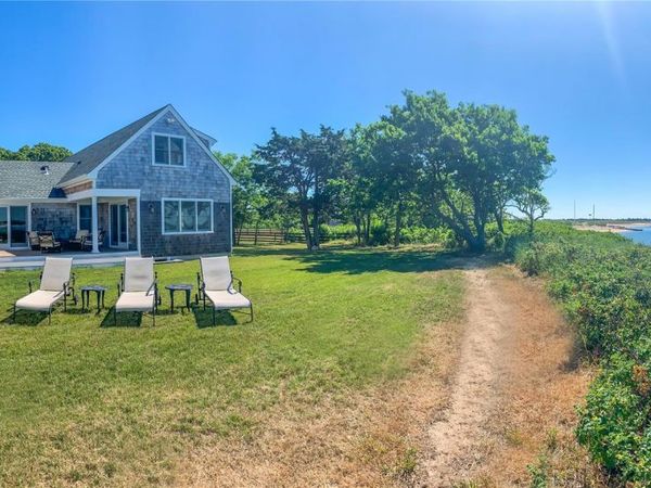 2450 Peters Neck Road, Orient, NY 11957