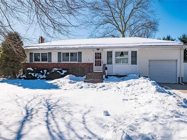 36 Sinclair Drive , Greenlawn, NY 11740