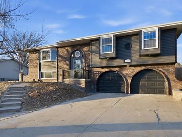 14032 Pierce Street, Omaha, NE 68144