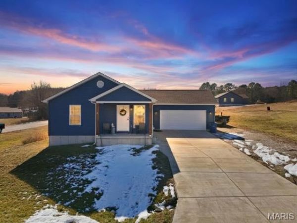 137 Calvey Brook Drive, Robertsville, MO 63072