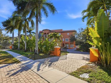 9017 BAYWOOD PARK DRIVE, SEMINOLE, FL 33777