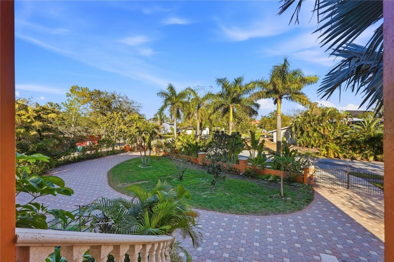 9017 Baywood Park Drive, Seminole, FL 33777 Photo