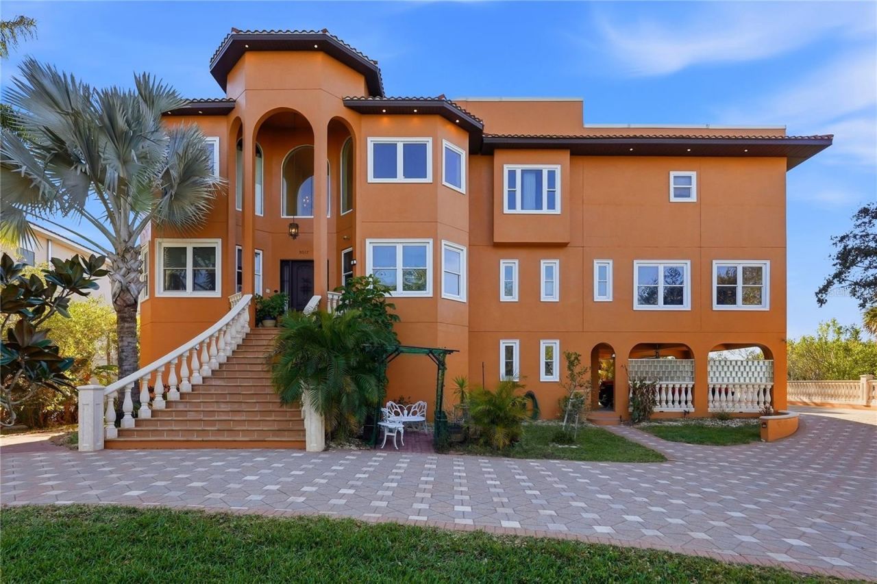 9017 Baywood Park Drive, Seminole, FL 33777 Photo