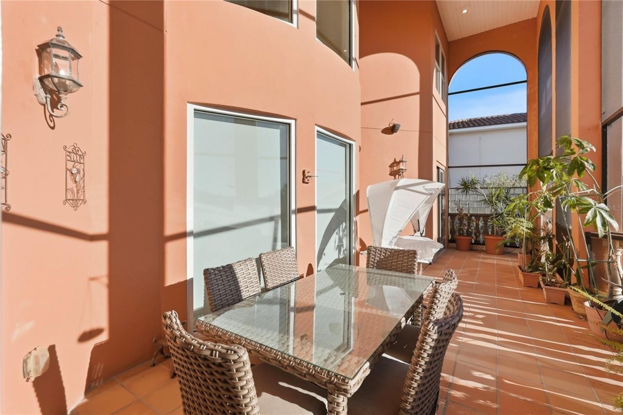 9017 Baywood Park Drive, Seminole, FL 33777 Photo