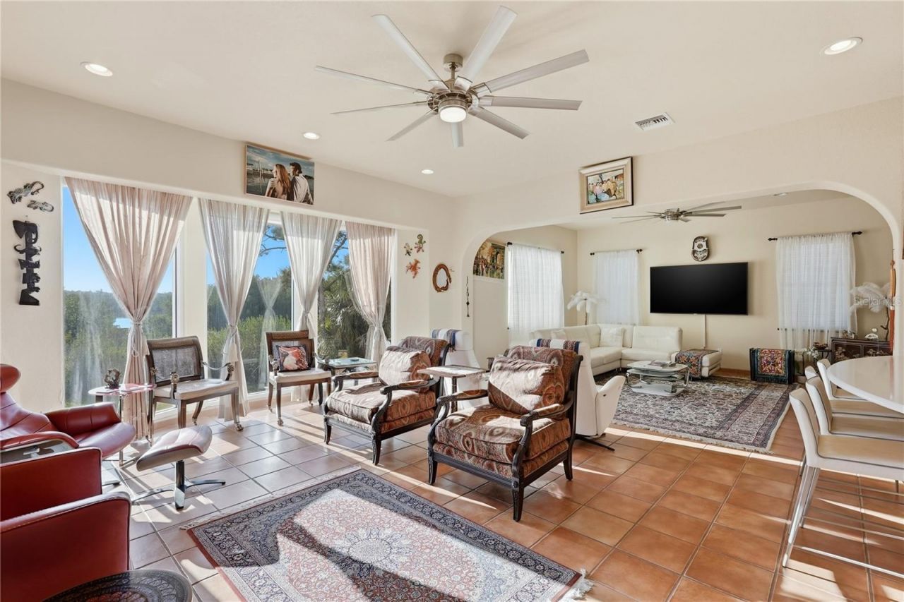 9017 Baywood Park Drive, Seminole, FL 33777 Photo