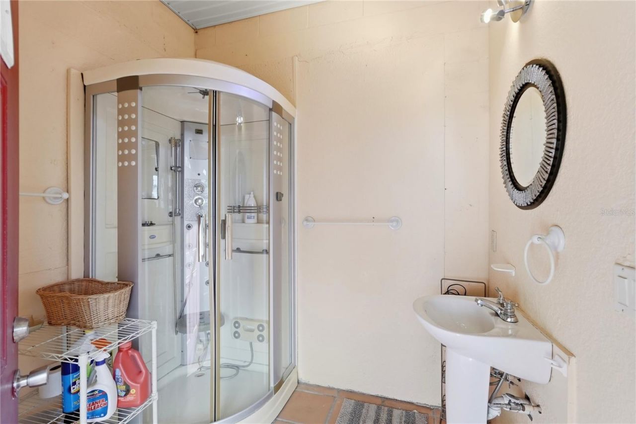 9017 Baywood Park Drive, Seminole, FL 33777 Photo