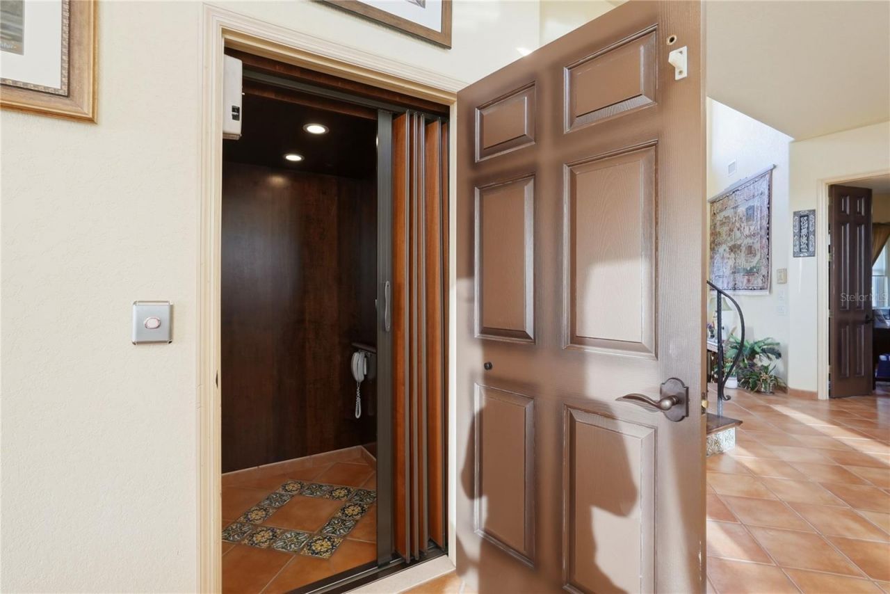 9017 Baywood Park Drive, Seminole, FL 33777 Photo