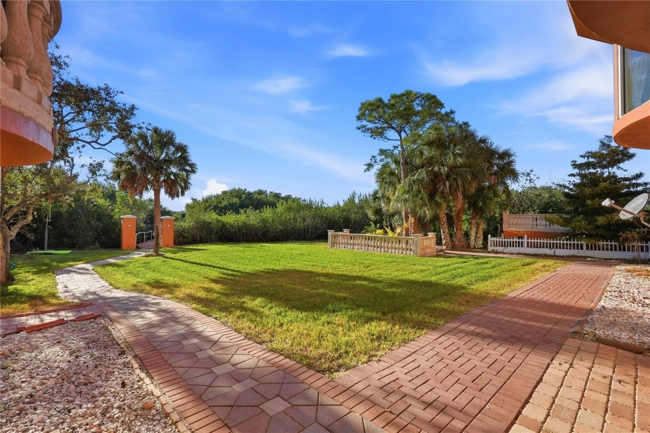9017 Baywood Park Drive, Seminole, FL 33777 Photo