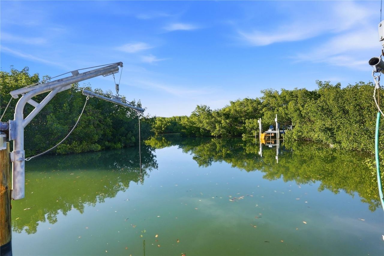 9017 Baywood Park Drive, Seminole, FL 33777 Photo