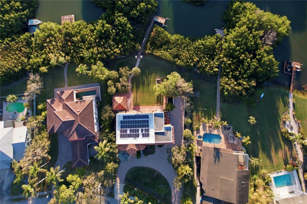 9017 Baywood Park Drive, Seminole, FL 33777 Photo