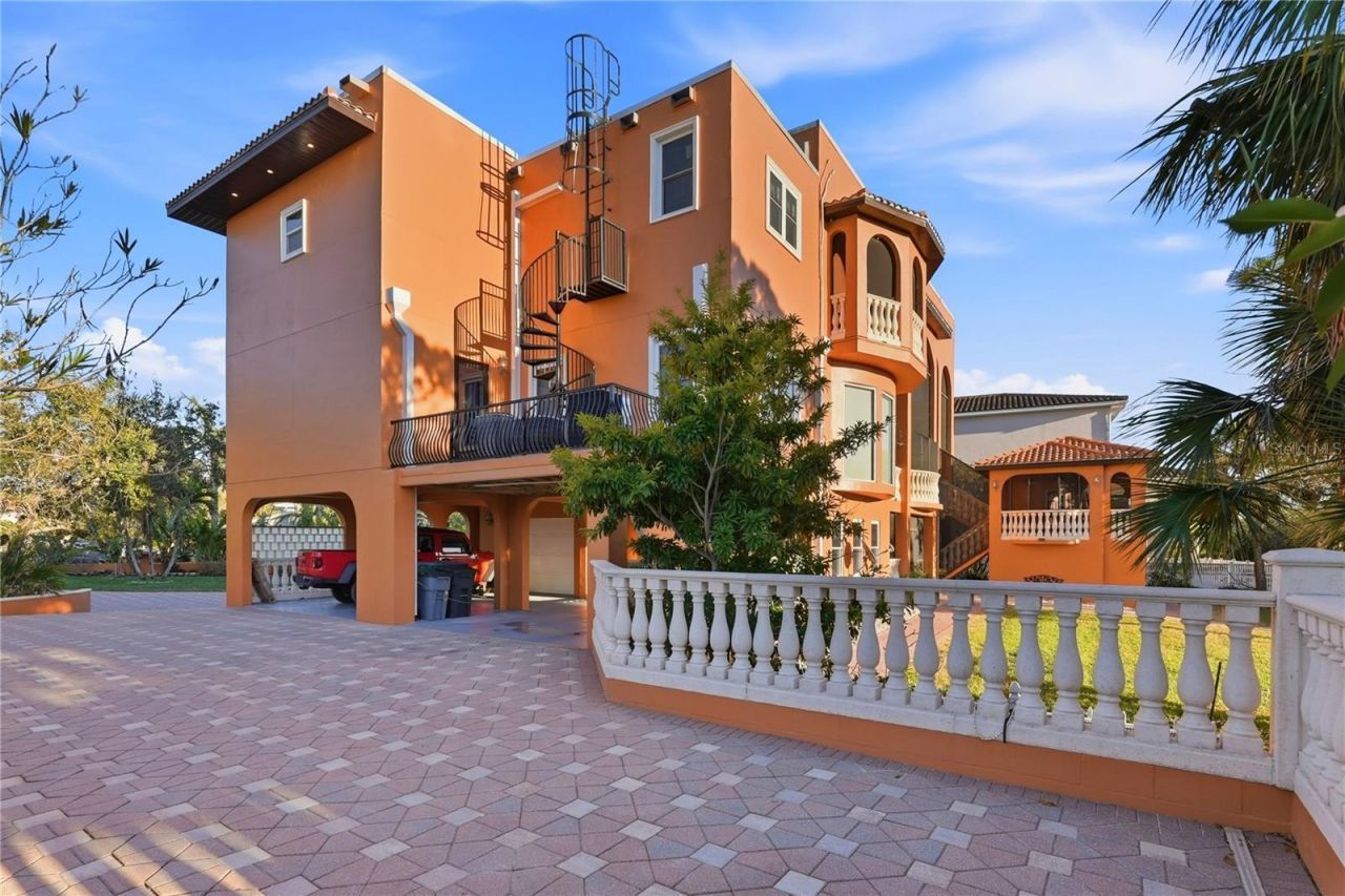 9017 Baywood Park Drive, Seminole, FL 33777 Photo