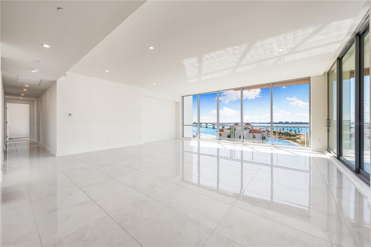 111 Golden Gate, Unit 701, Sarasota, FL 34236 Photo