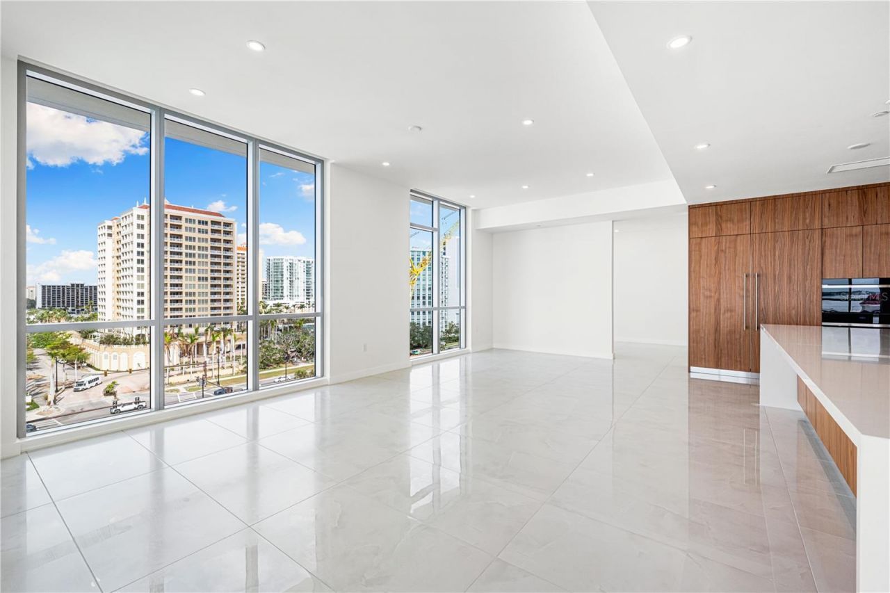 111 Golden Gate, Unit 701, Sarasota, FL 34236 Photo