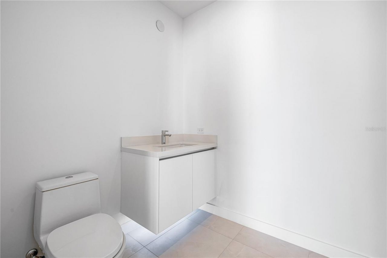 111 Golden Gate Point, Unit 701PH, Sarasota, FL 34236 Photo