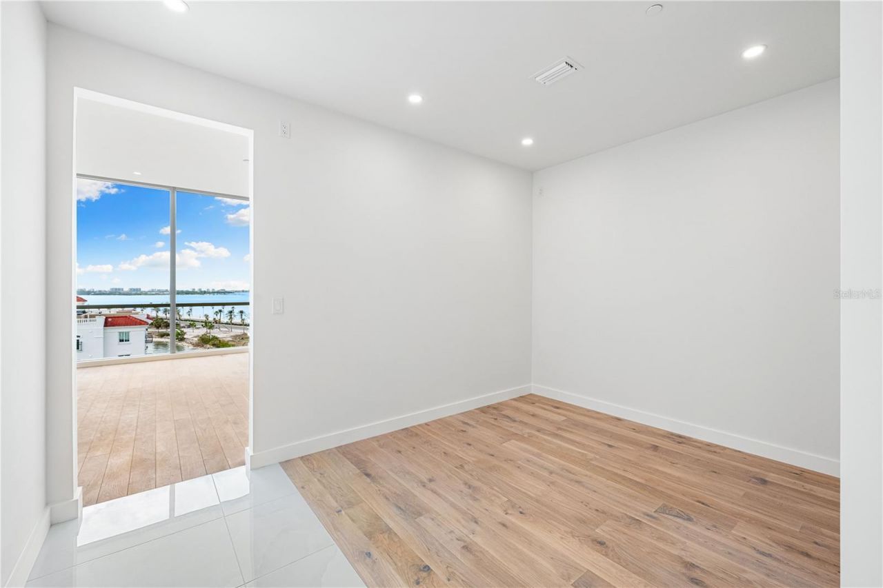 111 Golden Gate Point, Unit 701PH, Sarasota, FL 34236 Photo