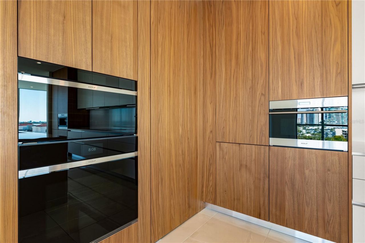 111 Golden Gate, Unit 701, Sarasota, FL 34236 Photo