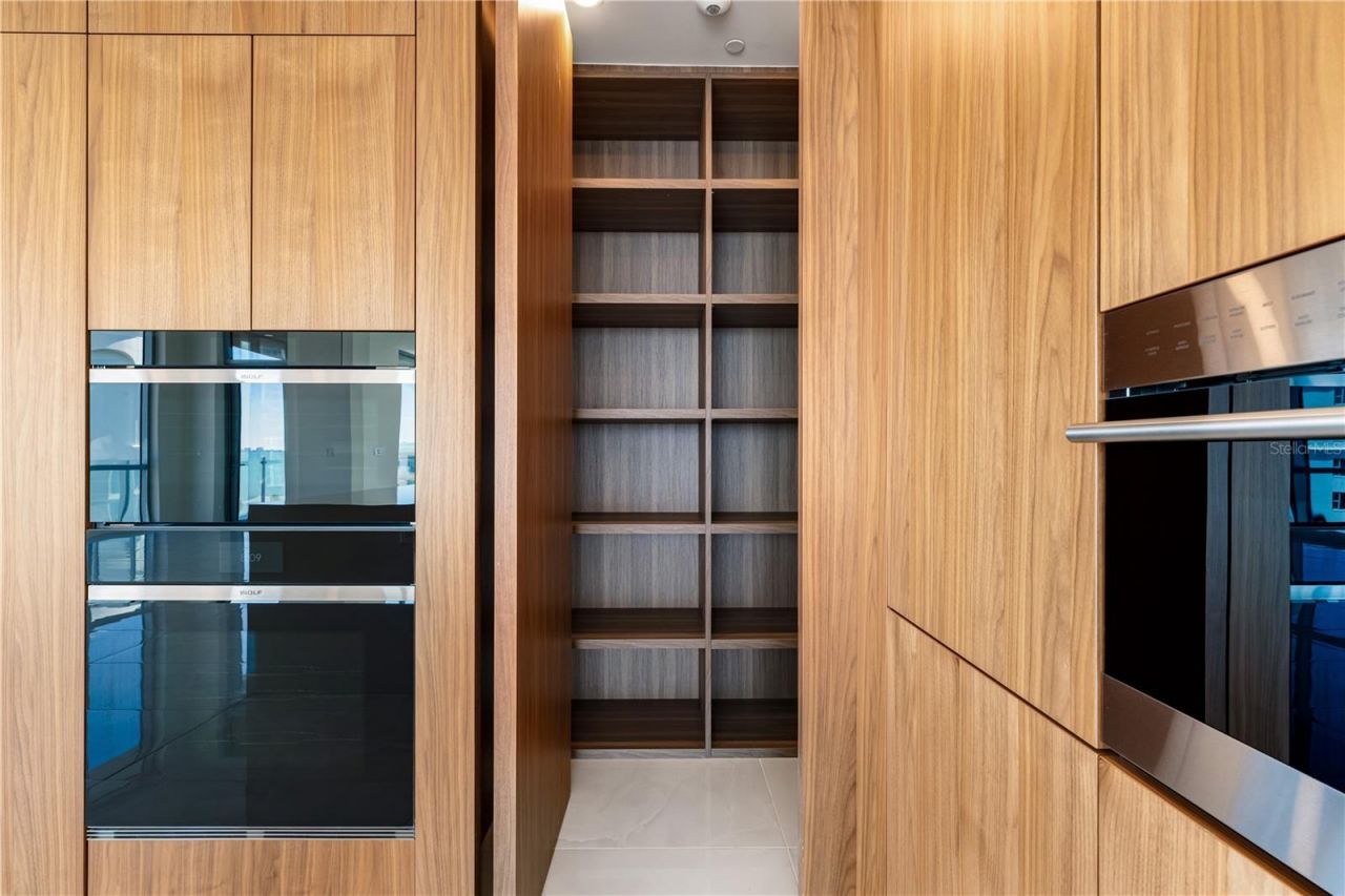 111 Golden Gate, Unit 701, Sarasota, FL 34236 Photo