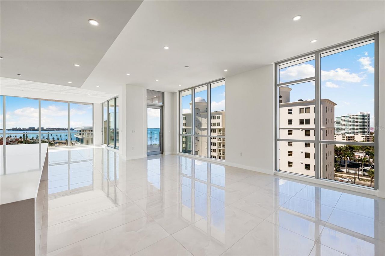 111 Golden Gate, Unit 701, Sarasota, FL 34236 Photo