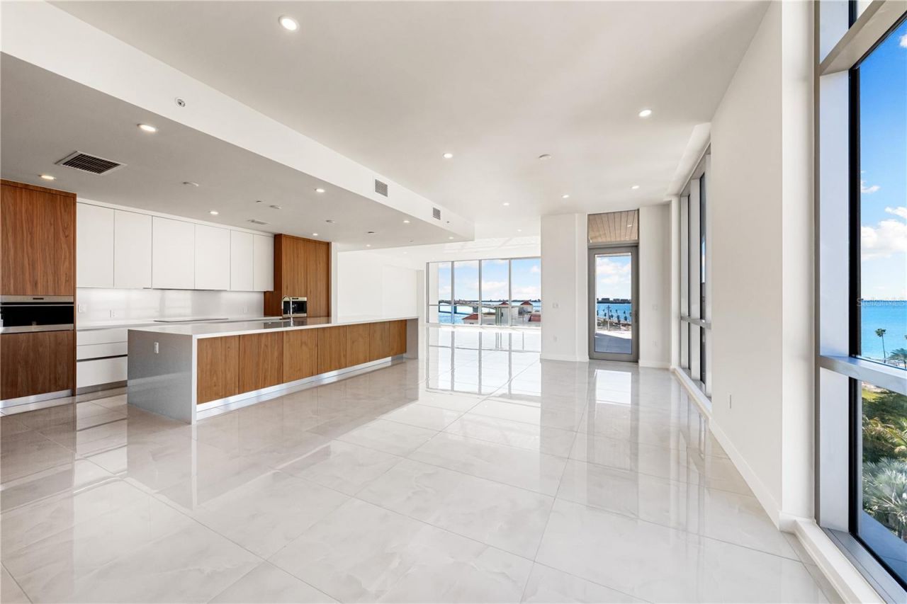 111 Golden Gate, Unit 701, Sarasota, FL 34236 Photo