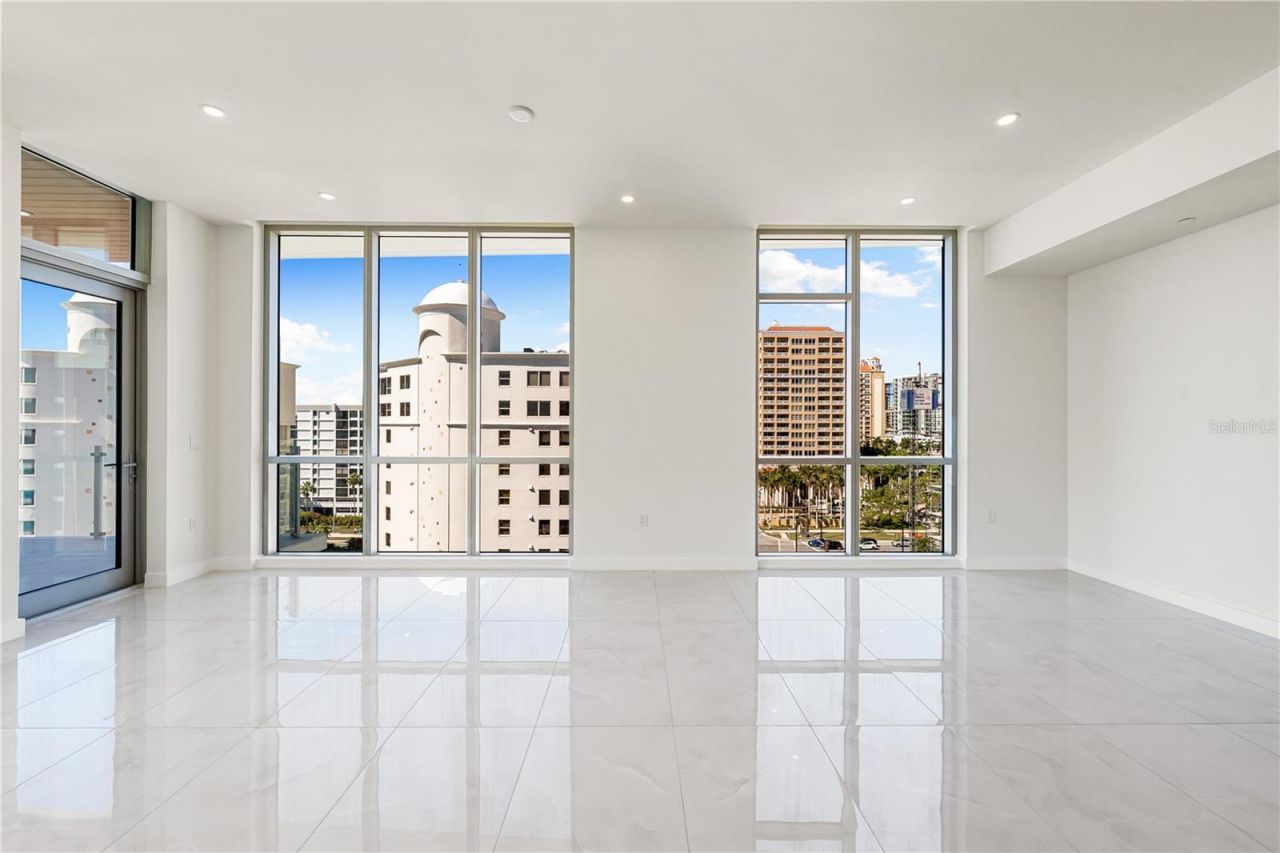 111 Golden Gate, Unit 701, Sarasota, FL 34236 Photo
