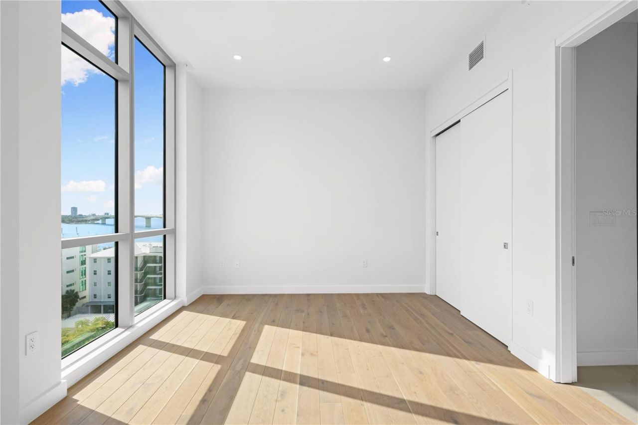 111 Golden Gate, Unit 701, Sarasota, FL 34236 Photo