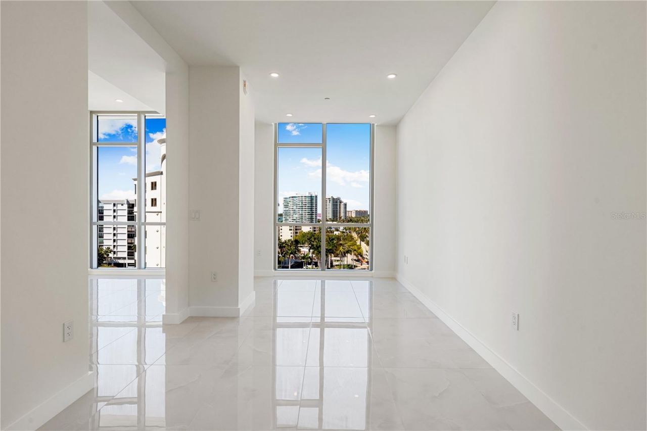 111 Golden Gate, Unit 701, Sarasota, FL 34236 Photo