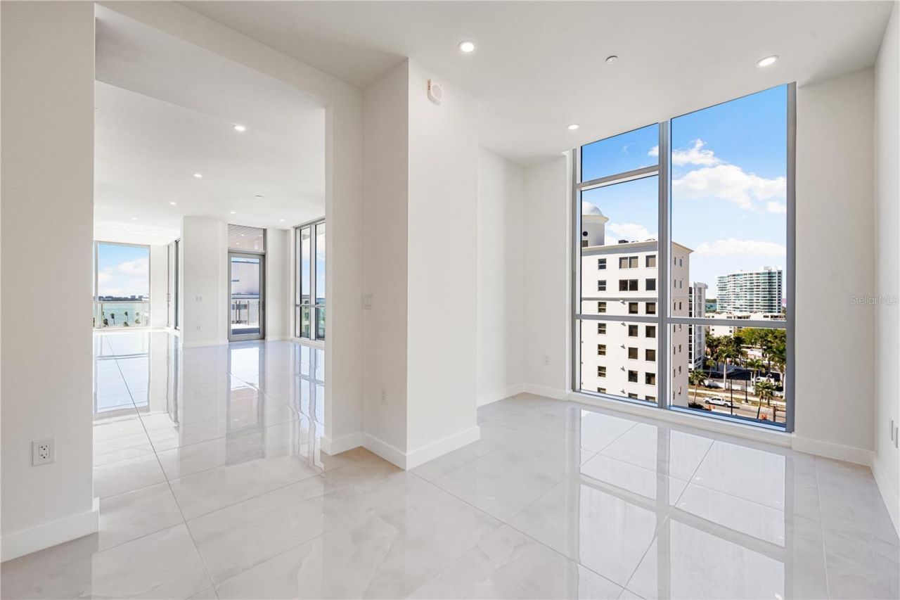 111 Golden Gate, Unit 701, Sarasota, FL 34236 Photo