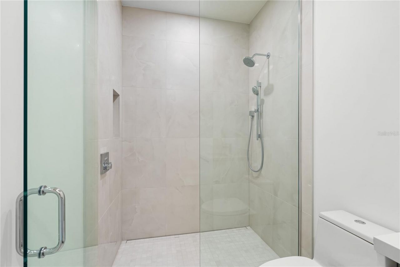 111 Golden Gate, Unit 701, Sarasota, FL 34236 Photo