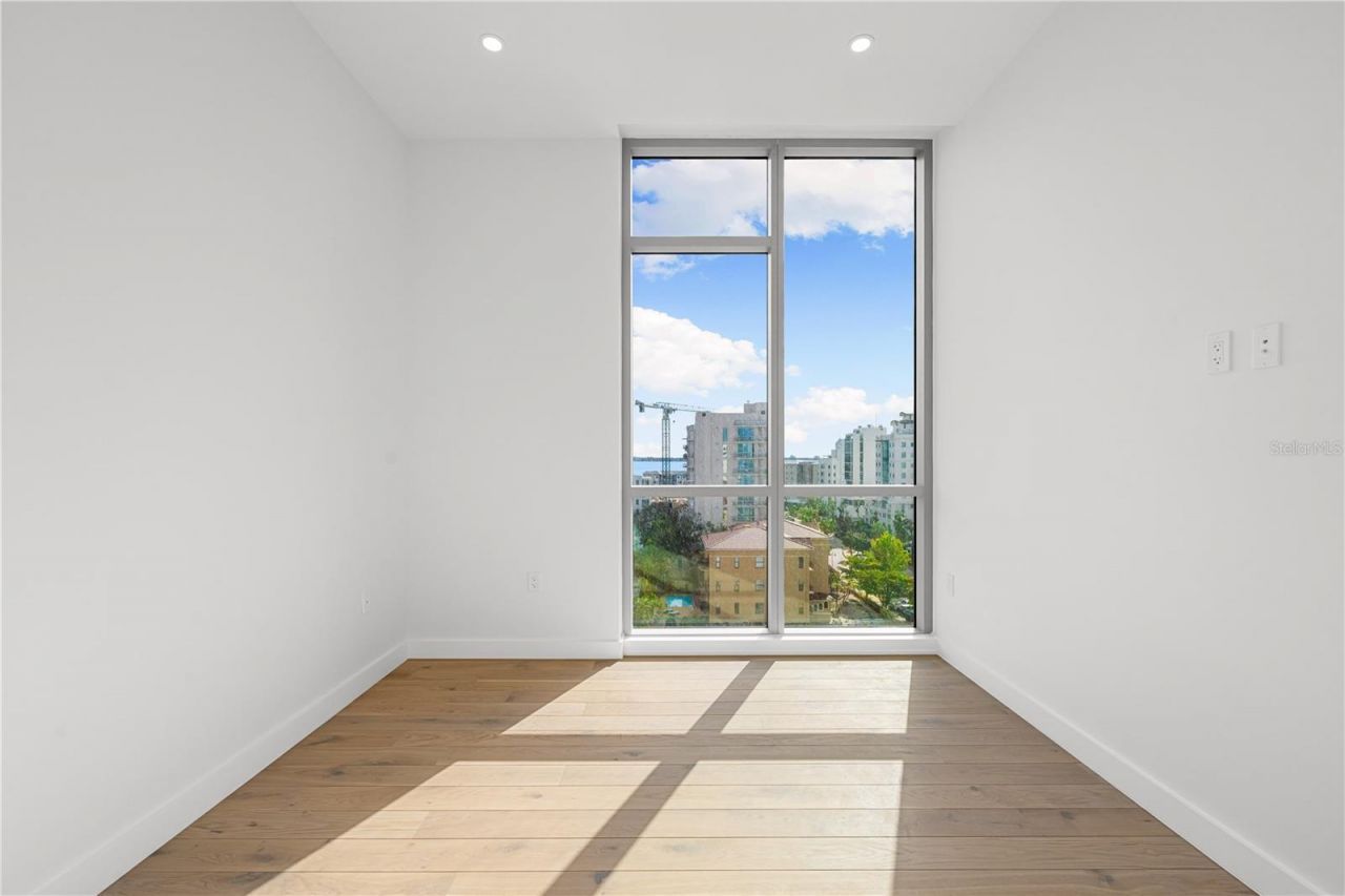 111 Golden Gate, Unit 701, Sarasota, FL 34236 Photo