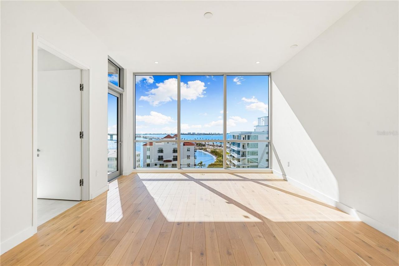 111 Golden Gate, Unit 701, Sarasota, FL 34236 Photo