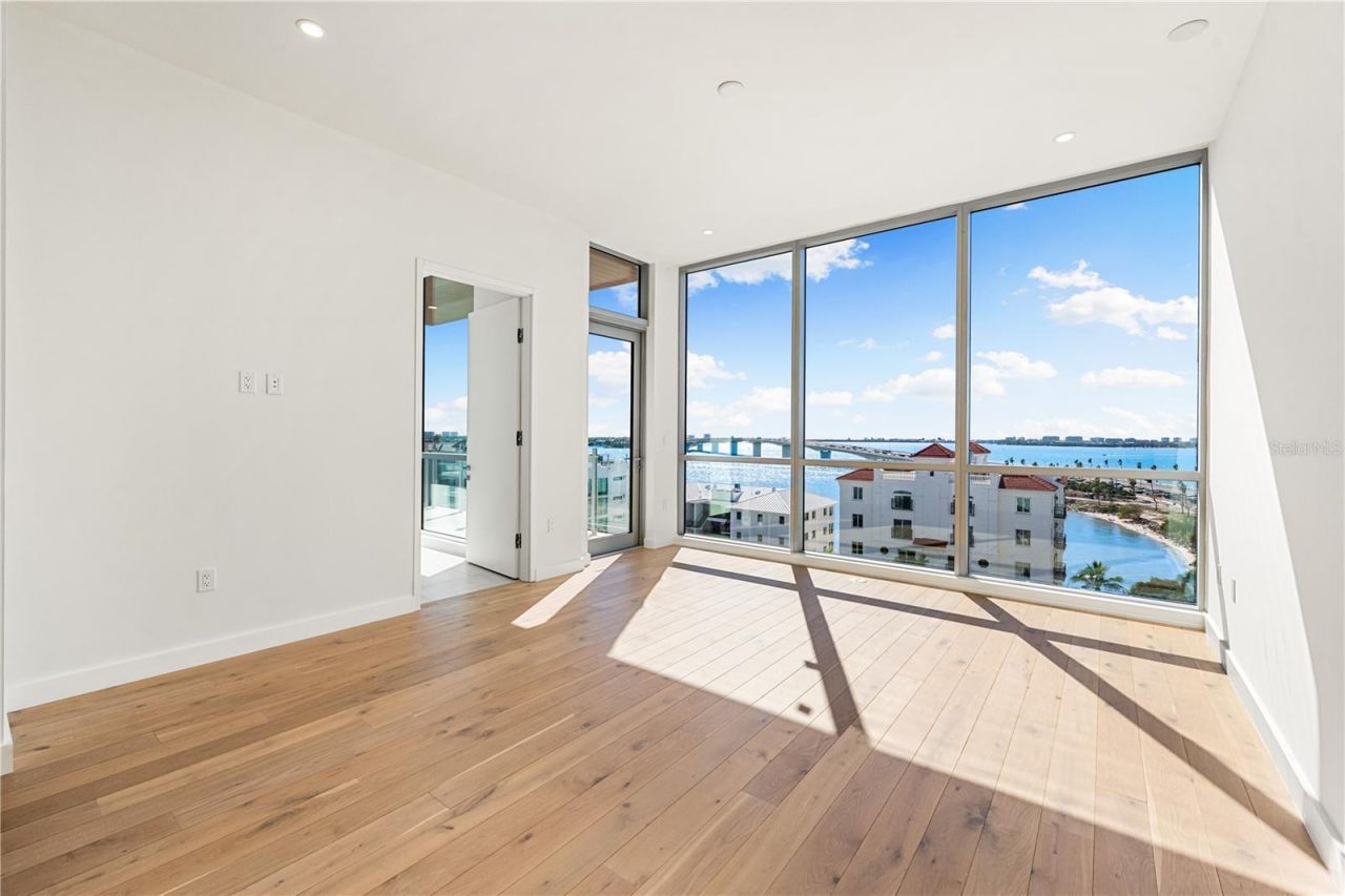 111 Golden Gate, Unit 701, Sarasota, FL 34236 Photo