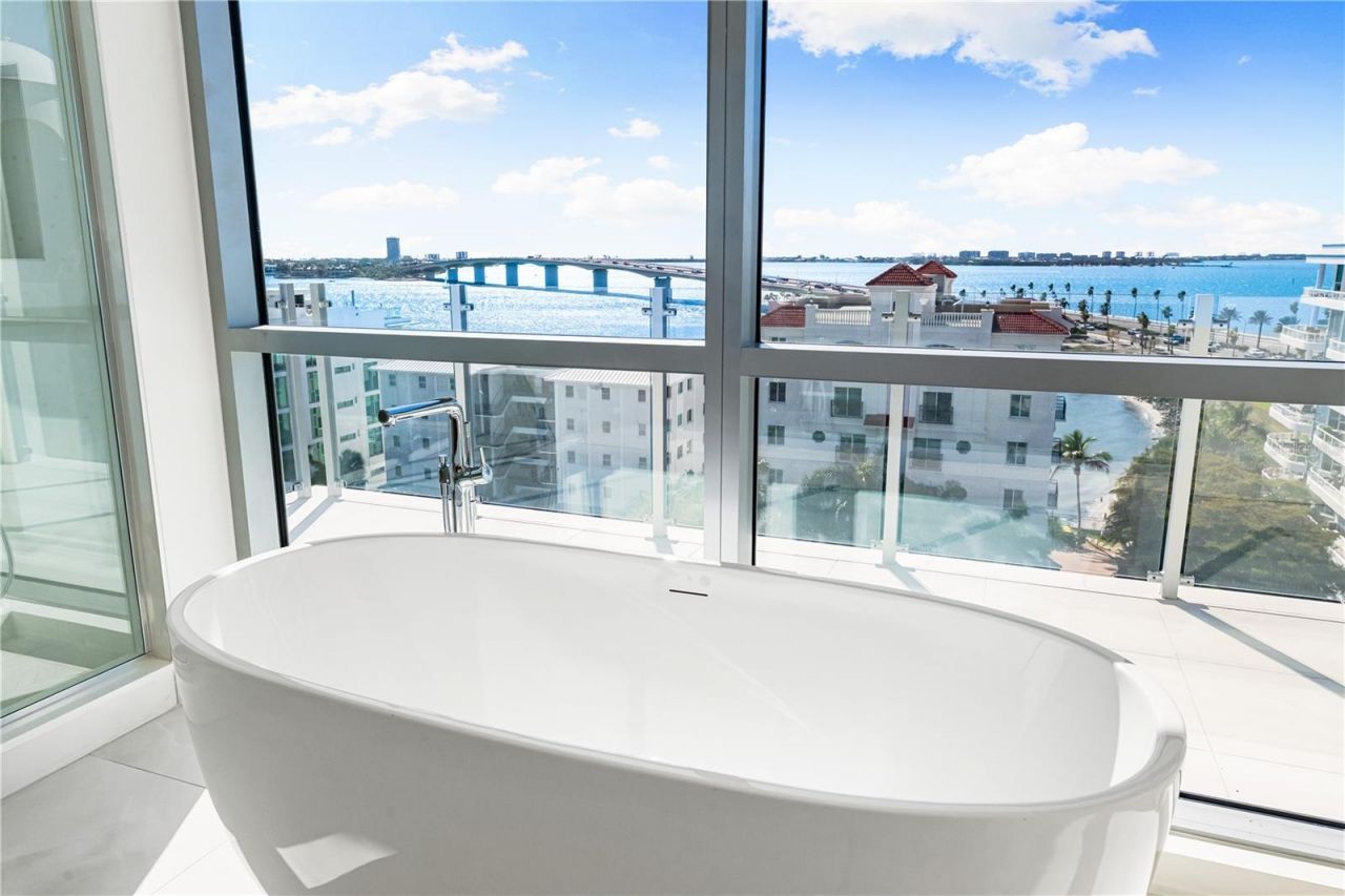 111 Golden Gate, Unit 701, Sarasota, FL 34236 Photo