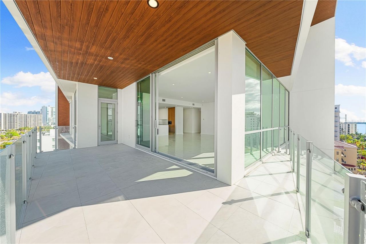 111 Golden Gate, Unit 701, Sarasota, FL 34236 Photo