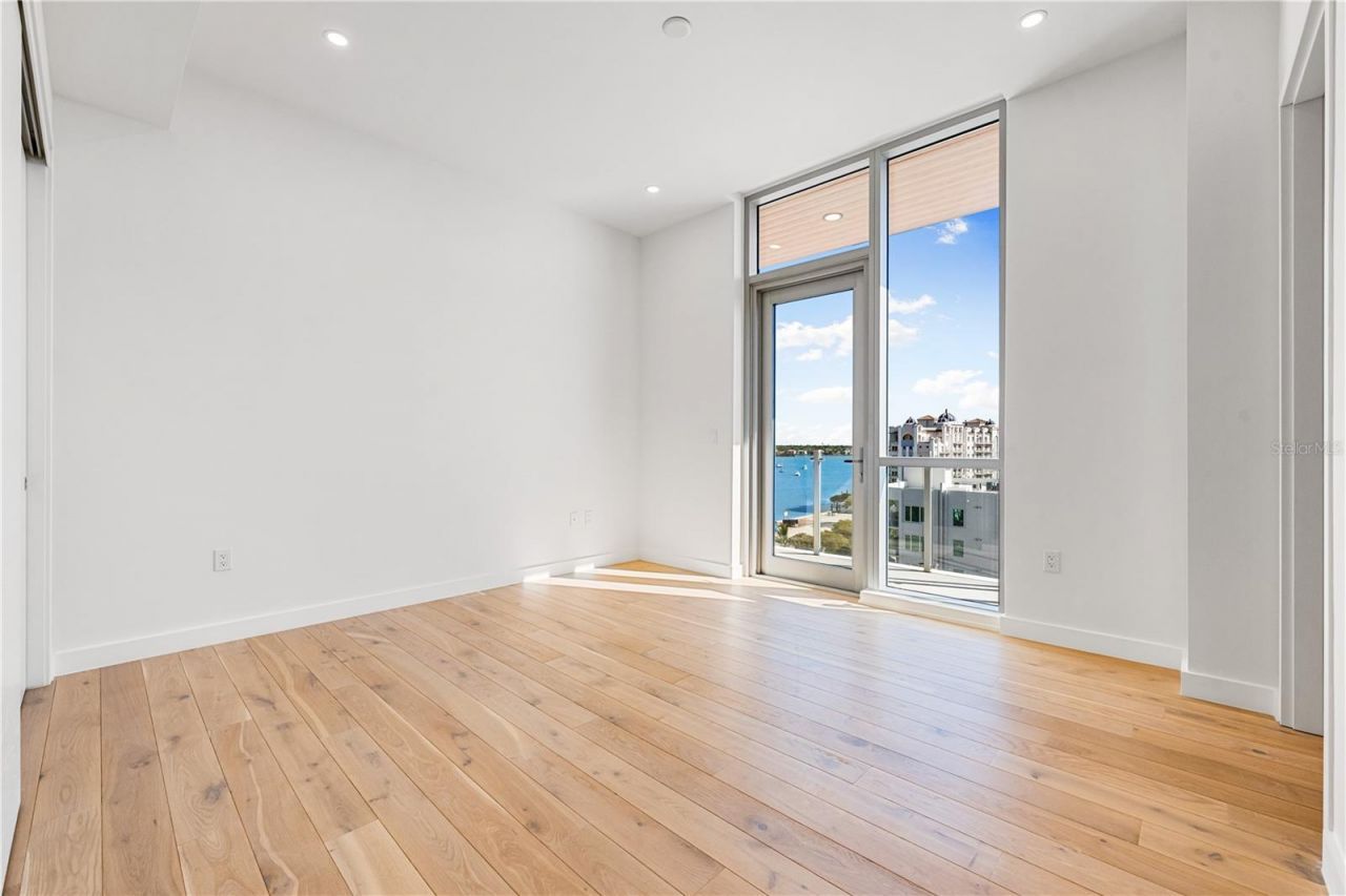 111 Golden Gate, Unit 701, Sarasota, FL 34236 Photo