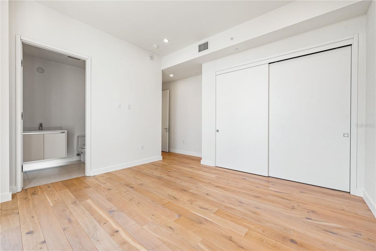 111 Golden Gate, Unit 701, Sarasota, FL 34236 Photo