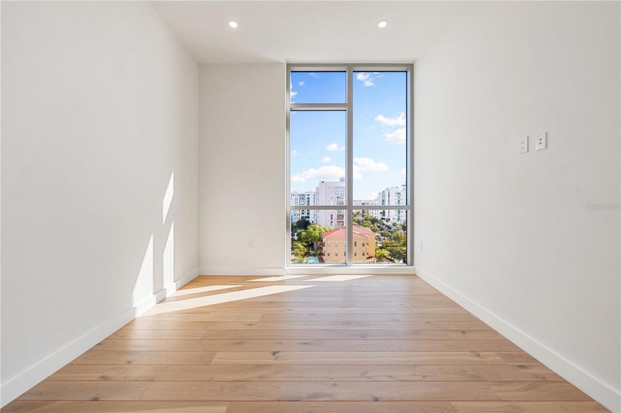 111 Golden Gate, Unit 701, Sarasota, FL 34236 Photo