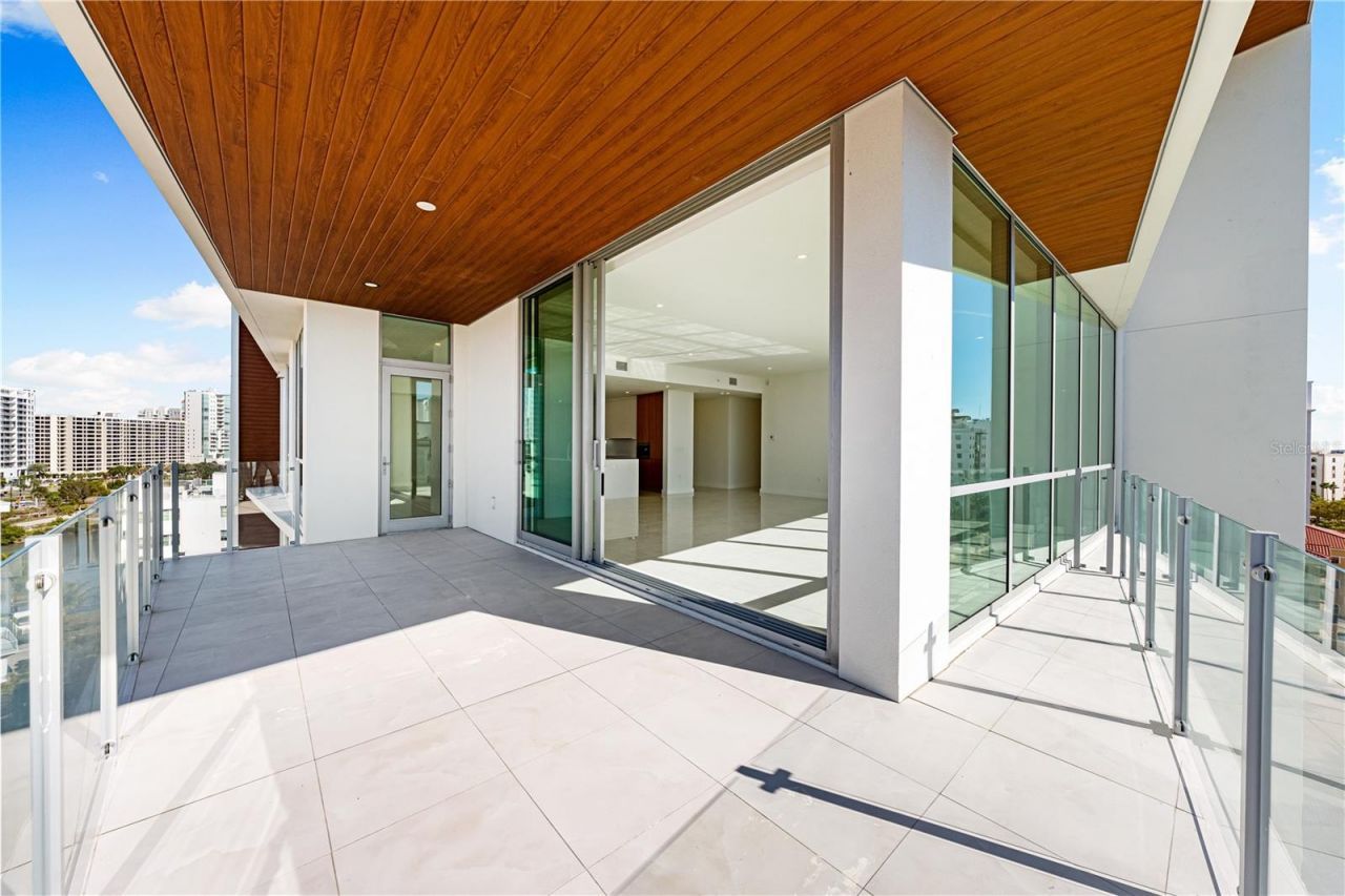 111 Golden Gate, Unit 701, Sarasota, FL 34236 Photo