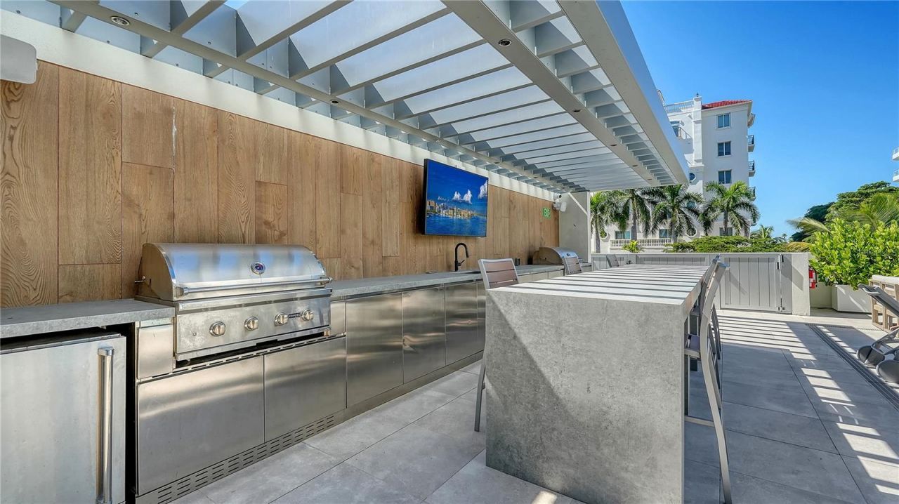 111 Golden Gate, Unit 701, Sarasota, FL 34236 Photo