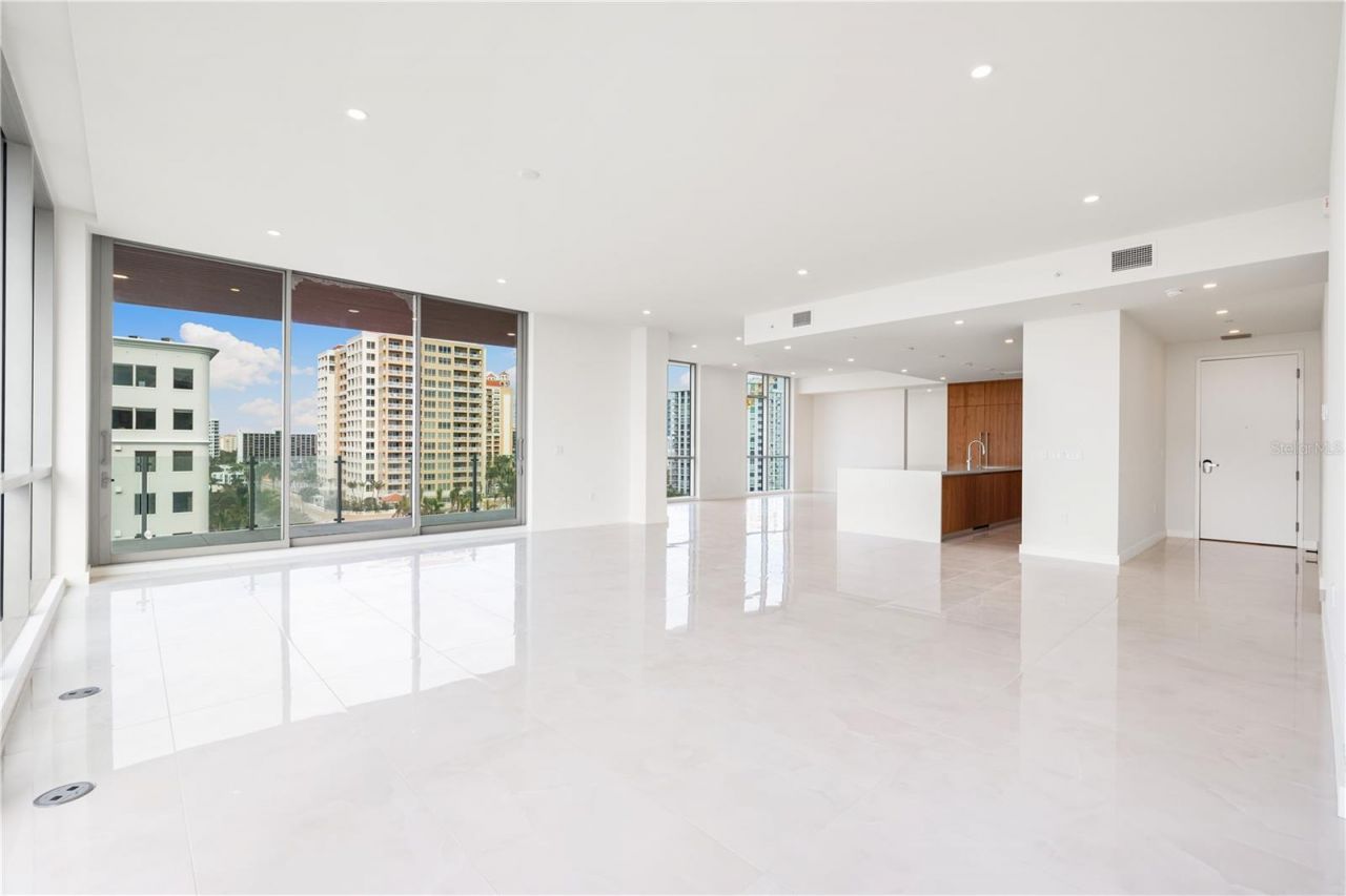 111 Golden Gate, Unit 701, Sarasota, FL 34236 Photo