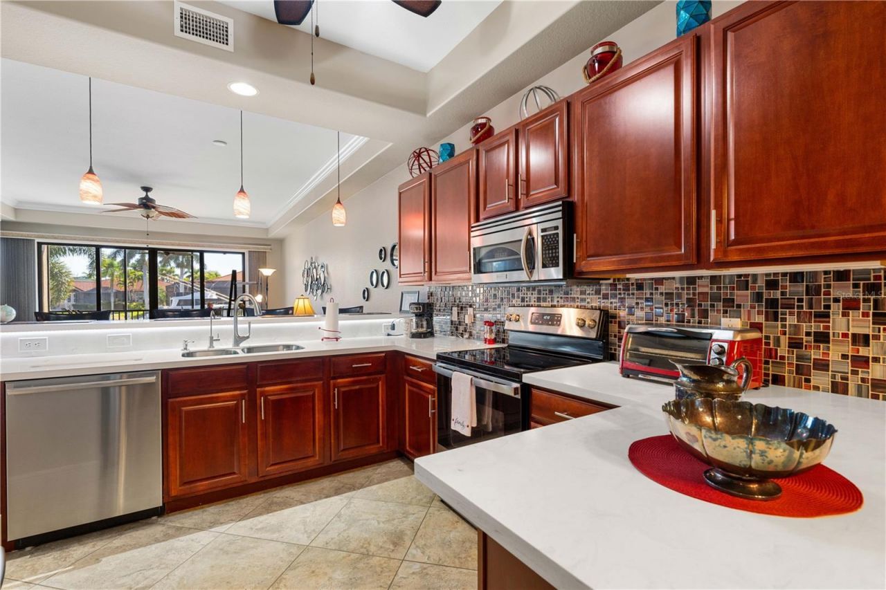 3334 Purple Martin Drive, Unit 215, Punta Gorda, FL 33950 Photo