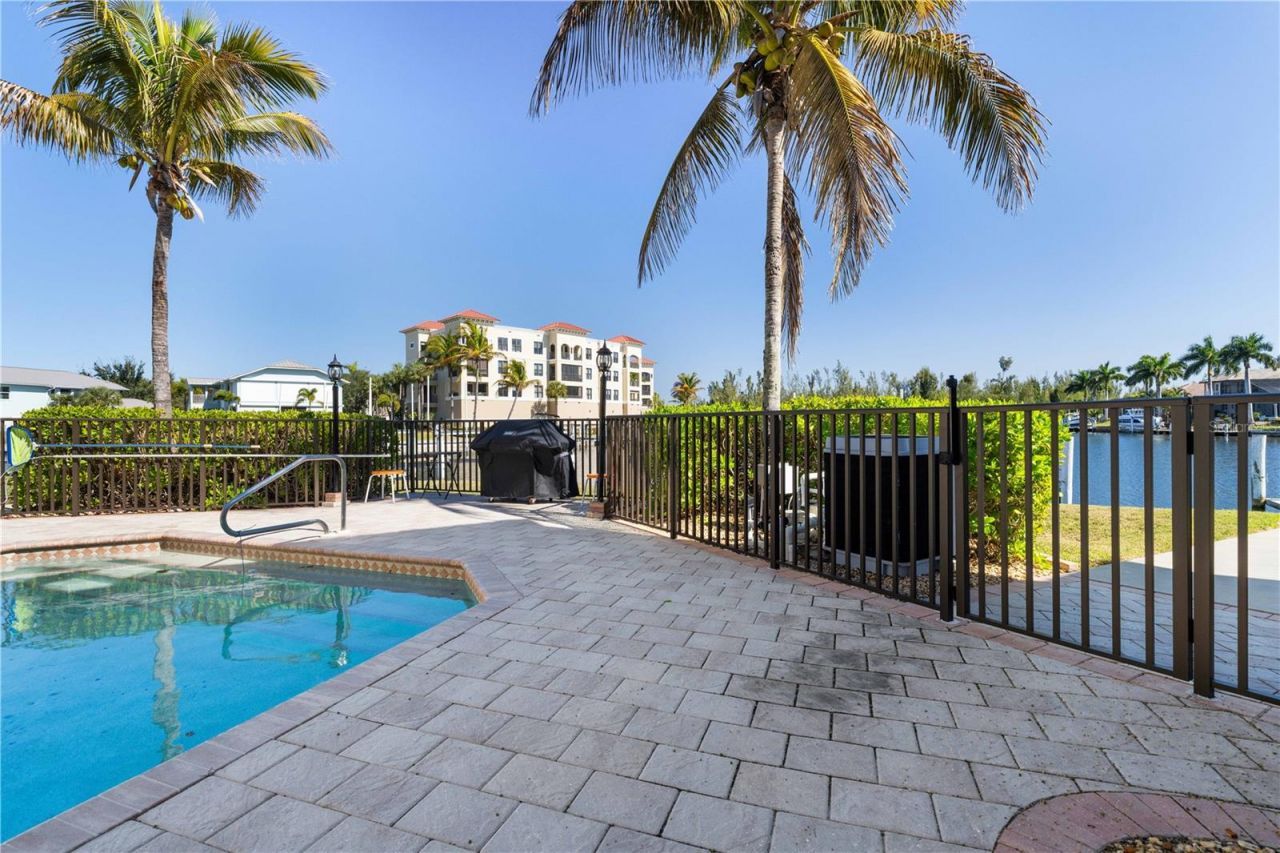 3334 Purple Martin Drive, Unit 215, Punta Gorda, FL 33950 Photo